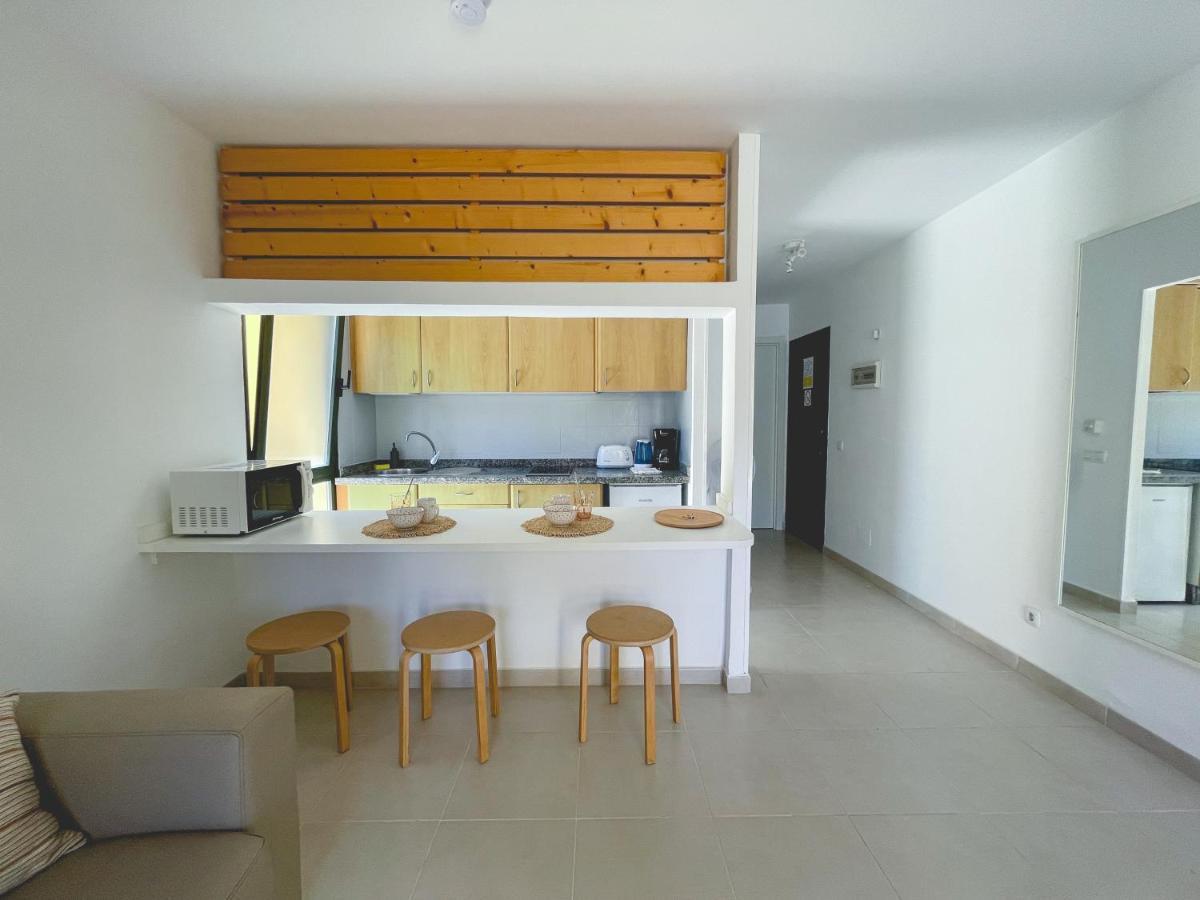 Seaside Apartment Corralejo : A Cozy Holiday Home In A Peaceful Well Located Green Complex Bagian luar foto