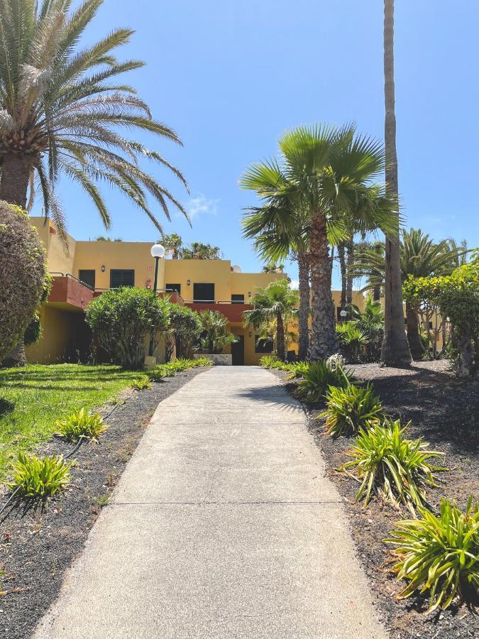 Seaside Apartment Corralejo : A Cozy Holiday Home In A Peaceful Well Located Green Complex Bagian luar foto